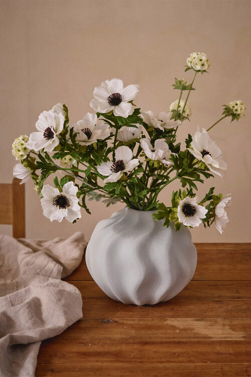 Cloud Dancer Vase 2026 Trends | Oxford Street