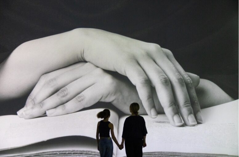 FRAMELESS National Portrait Gallery | Oxford Street